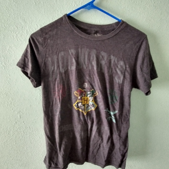 Hogwarts Tee - Picture 1 of 1